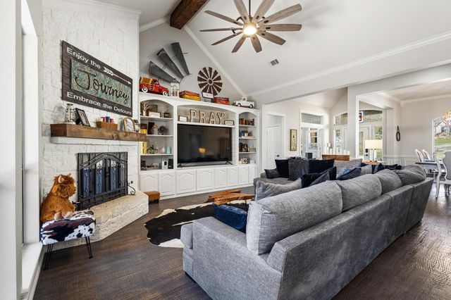 107 Falls Creek Lane, Gunter, TX 75058