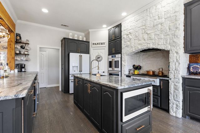 107 Falls Creek Lane, Gunter, TX 75058