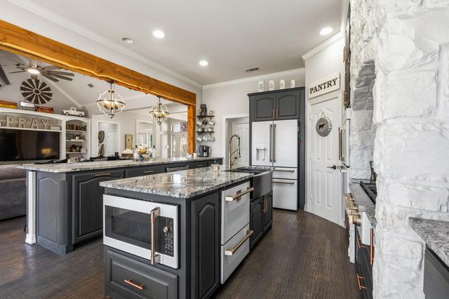 107 Falls Creek Lane, Gunter, TX 75058