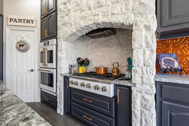 107 Falls Creek Lane, Gunter, TX 75058