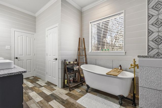 107 Falls Creek Lane, Gunter, TX 75058