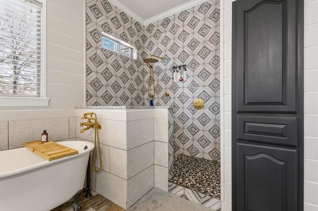 107 Falls Creek Lane, Gunter, TX 75058