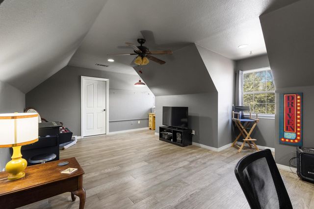 107 Falls Creek Lane, Gunter, TX 75058