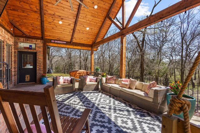 107 Falls Creek Lane, Gunter, TX 75058