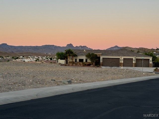 2729 Promontory Drive, Bullhead City, AZ 86429