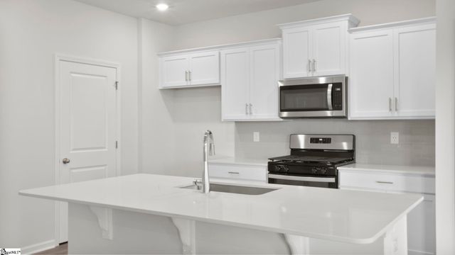 211 Alistar Avenue, Gray Court, SC 29645