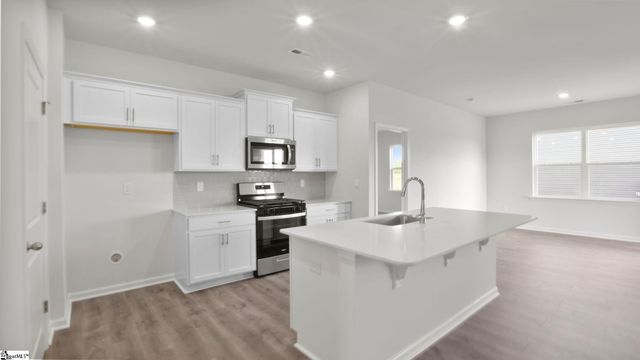 211 Alistar Avenue, Gray Court, SC 29645