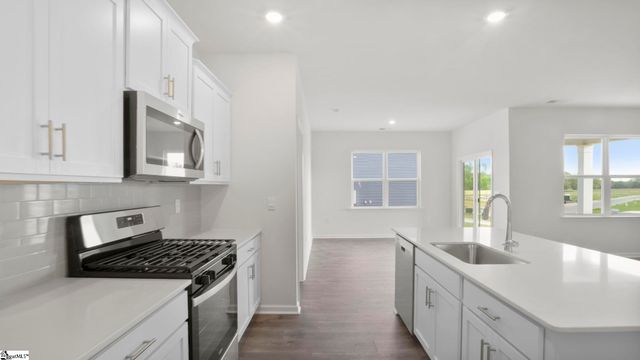 211 Alistar Avenue, Gray Court, SC 29645