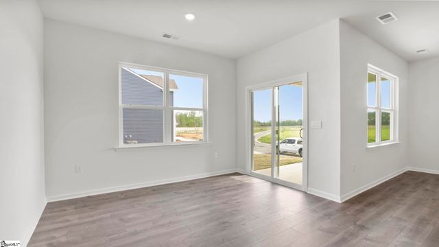 211 Alistar Avenue, Gray Court, SC 29645