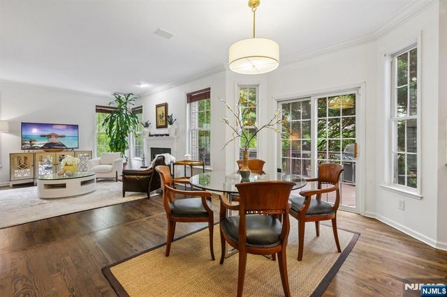 2 Winding Ridge, Oakland, NJ 07436
