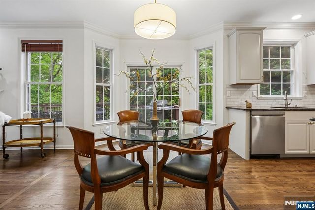 2 Winding Ridge, Oakland, NJ 07436
