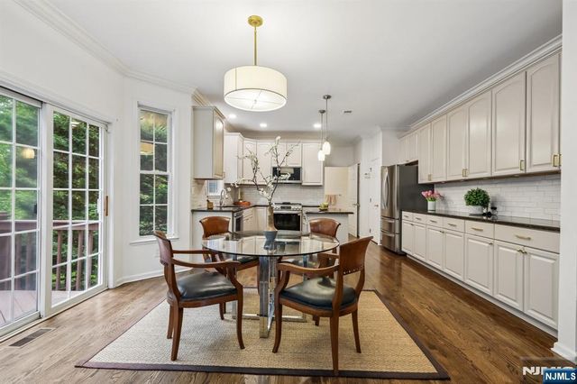 2 Winding Ridge, Oakland, NJ 07436