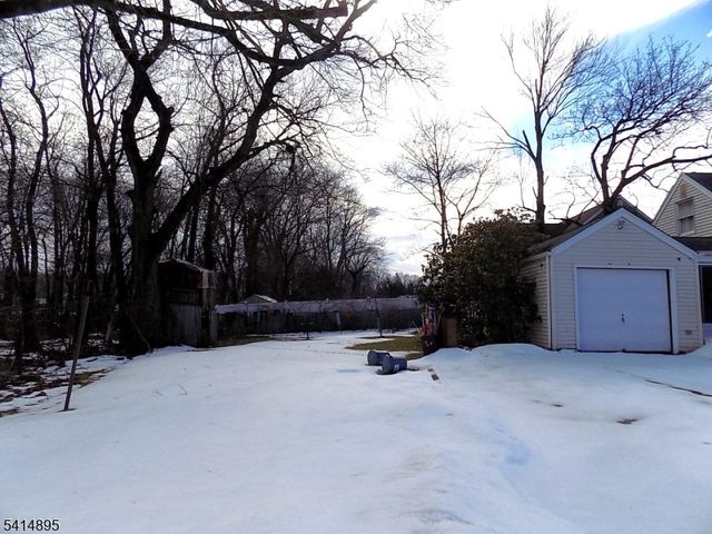 21 Romondt Rd, Pequannock Twp., NJ 07444