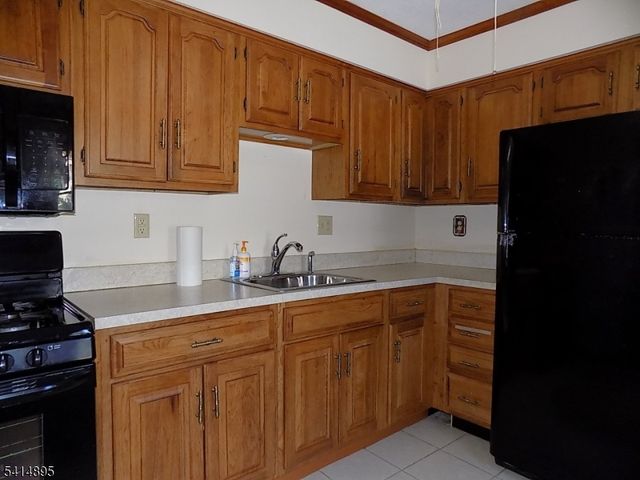 21 Romondt Rd, Pequannock Twp., NJ 07444