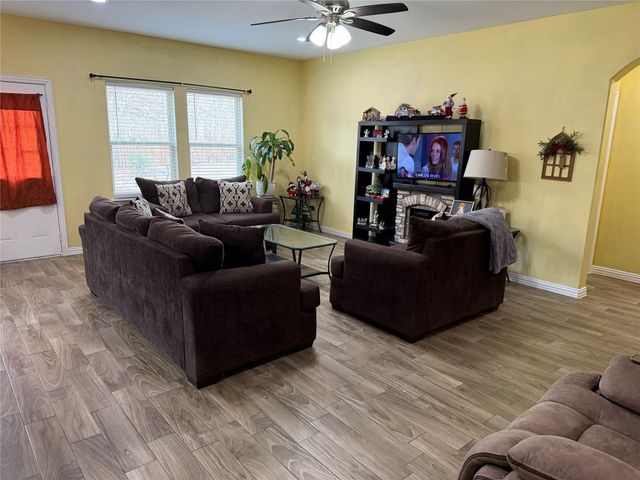 1010 Armstrong Road, Seagoville, TX 75159