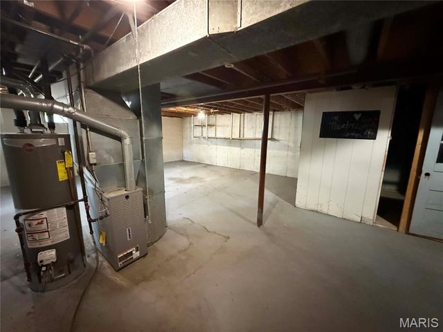 2750 Robert Drive, Florissant, MO 63031