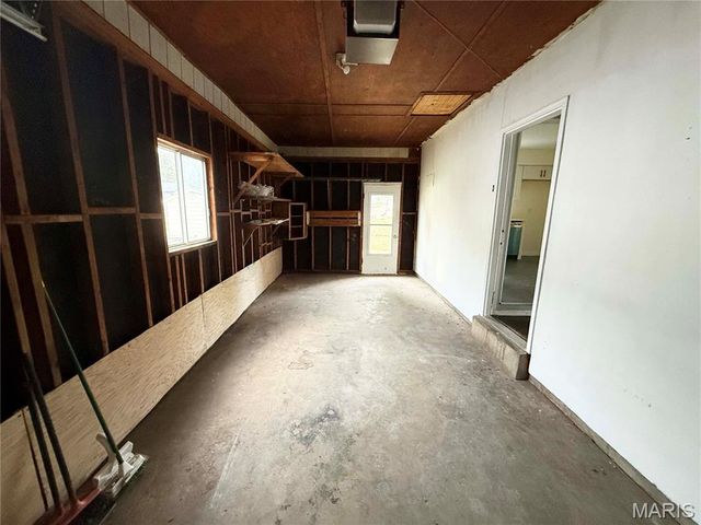 2750 Robert Drive, Florissant, MO 63031