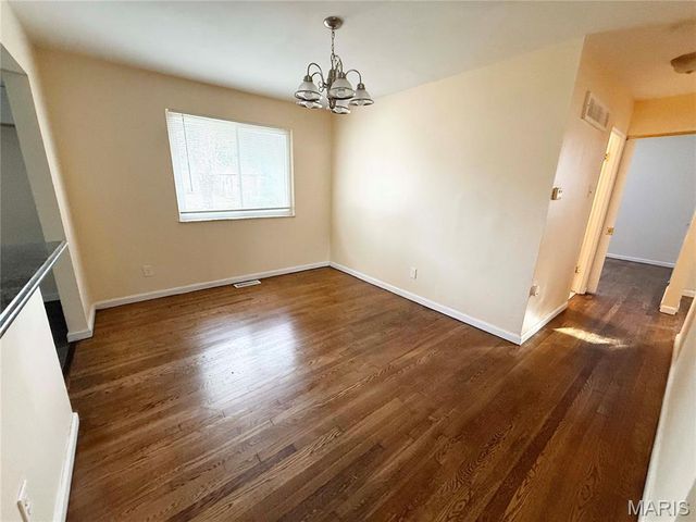 2750 Robert Drive, Florissant, MO 63031