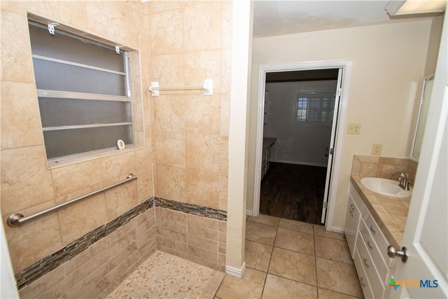 1101 Salem Road, Victoria, TX 77904