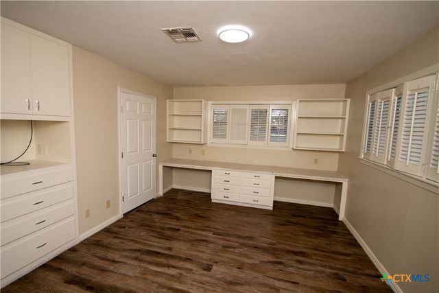 1101 Salem Road, Victoria, TX 77904