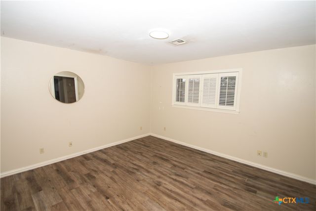 1101 Salem Road, Victoria, TX 77904