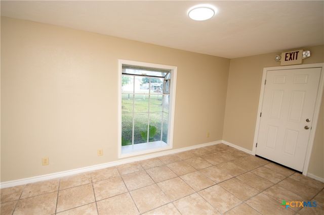 1101 Salem Road, Victoria, TX 77904