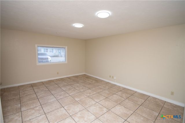 1101 Salem Road, Victoria, TX 77904