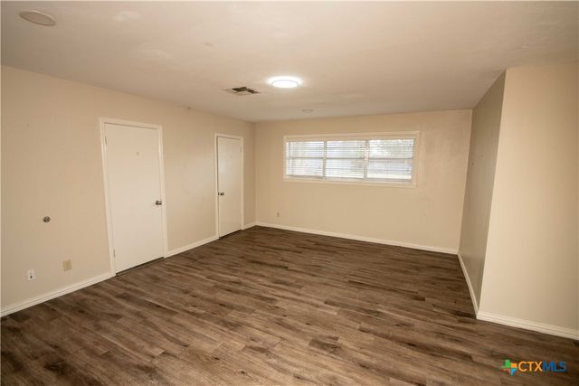 1101 Salem Road, Victoria, TX 77904