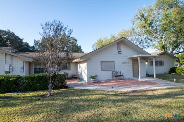 1101 Salem Road, Victoria, TX 77904