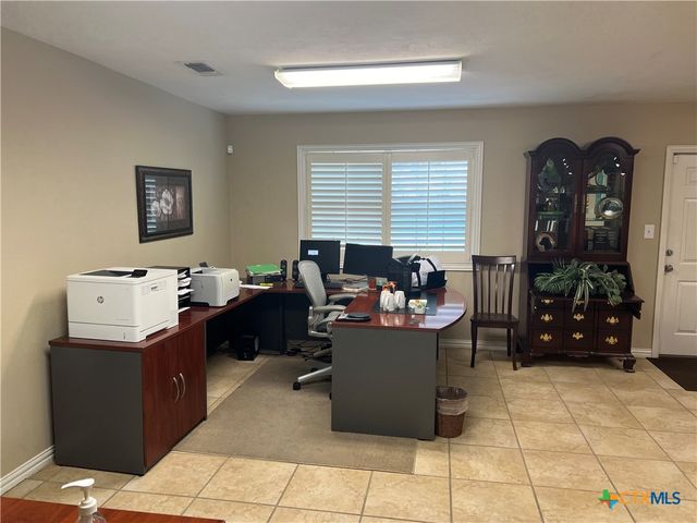 1101 Salem Road, Victoria, TX 77904