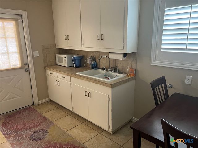 1101 Salem Road, Victoria, TX 77904