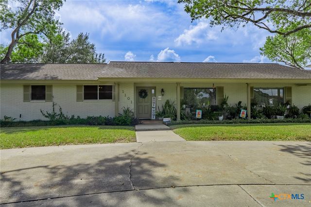 1101 Salem Road, Victoria, TX 77904
