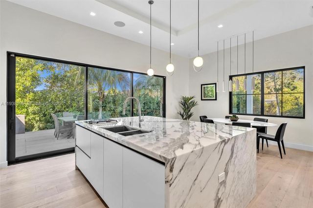 9264 Dickens Ave, Surfside, FL 33154