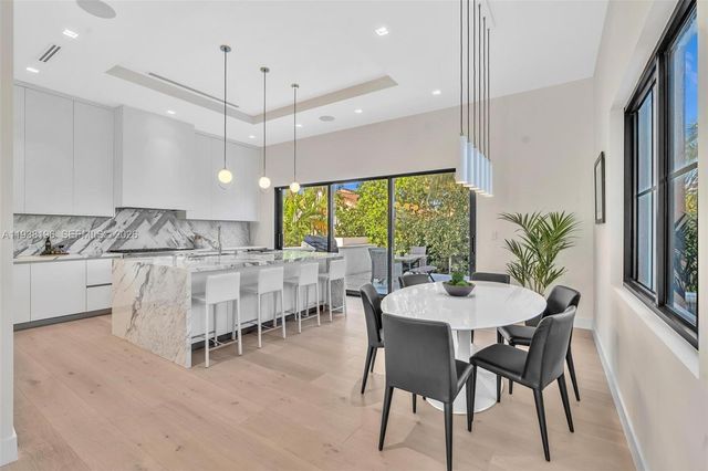 9264 Dickens Ave, Surfside, FL 33154