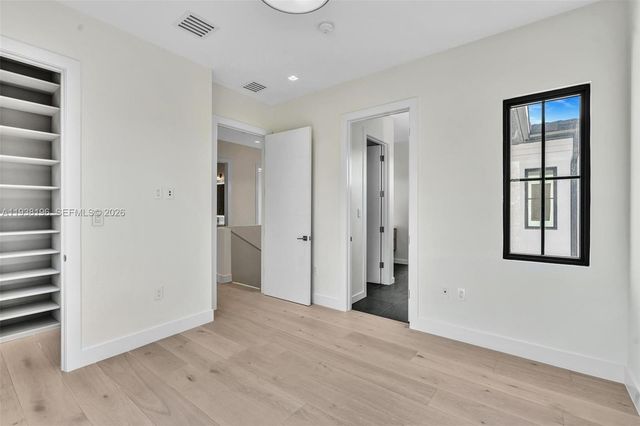 9264 Dickens Ave, Surfside, FL 33154