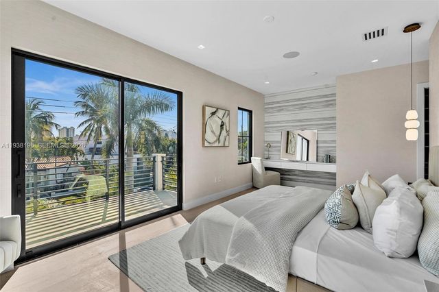 9264 Dickens Ave, Surfside, FL 33154