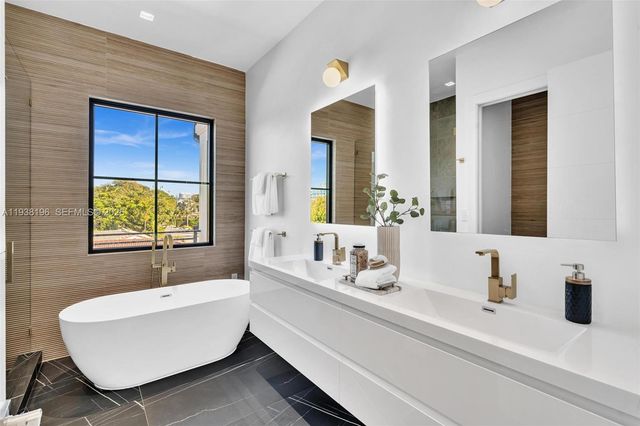 9264 Dickens Ave, Surfside, FL 33154