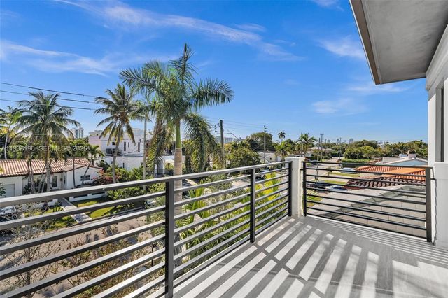 9264 Dickens Ave, Surfside, FL 33154