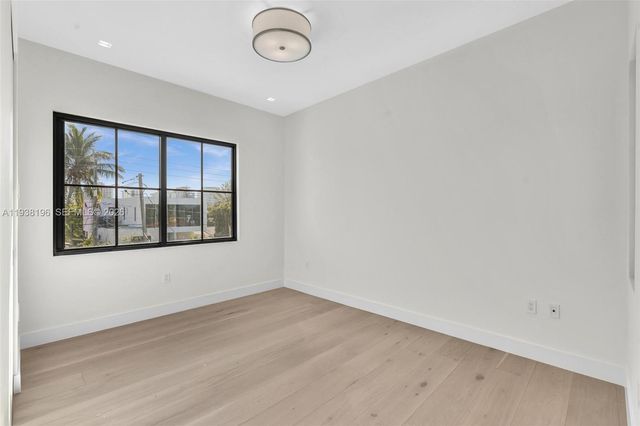 9264 Dickens Ave, Surfside, FL 33154