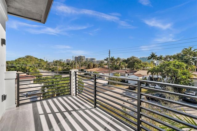 9264 Dickens Ave, Surfside, FL 33154