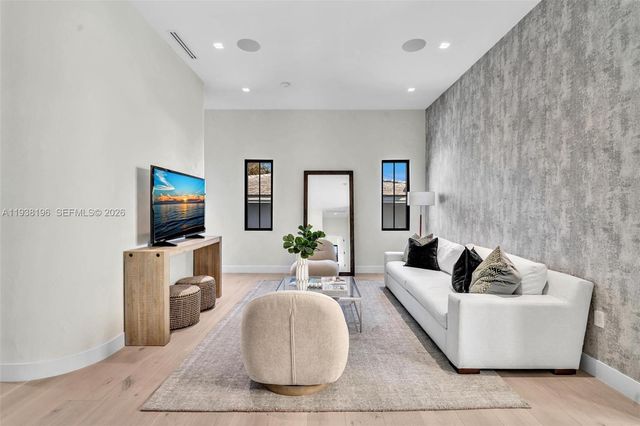 9264 Dickens Ave, Surfside, FL 33154