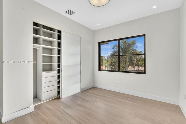 9264 Dickens Ave, Surfside, FL 33154