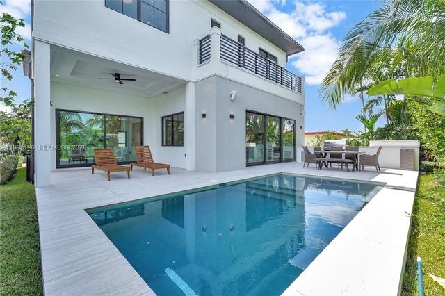 9264 Dickens Ave, Surfside, FL 33154