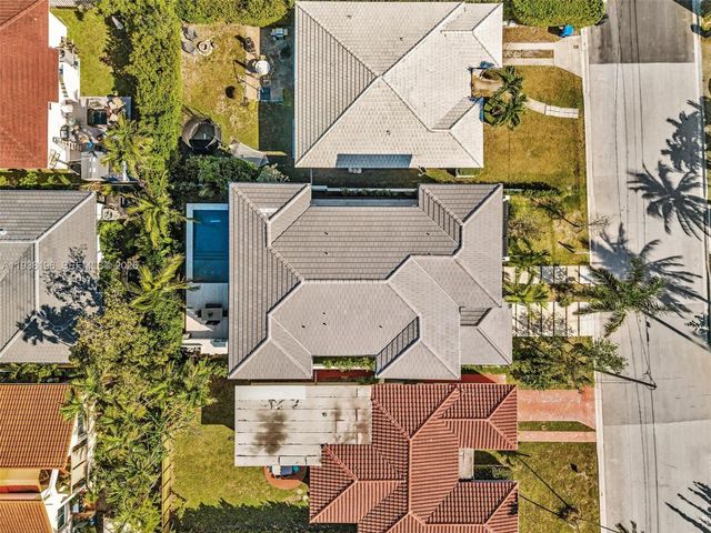 9264 Dickens Ave, Surfside, FL 33154