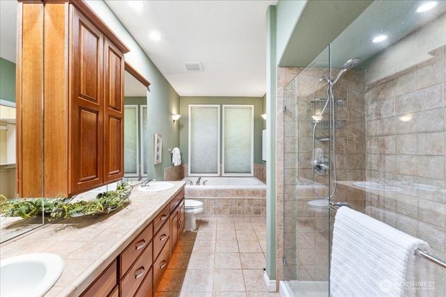 3324 Deer Island Drive E, Lake Tapps, WA 98391