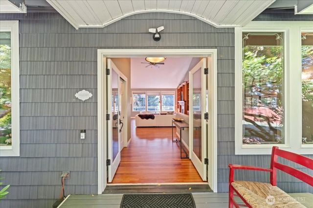 3324 Deer Island Drive E, Lake Tapps, WA 98391