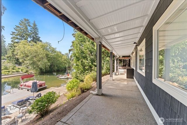 3324 Deer Island Drive E, Lake Tapps, WA 98391