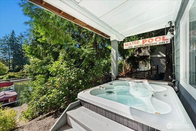3324 Deer Island Drive E, Lake Tapps, WA 98391