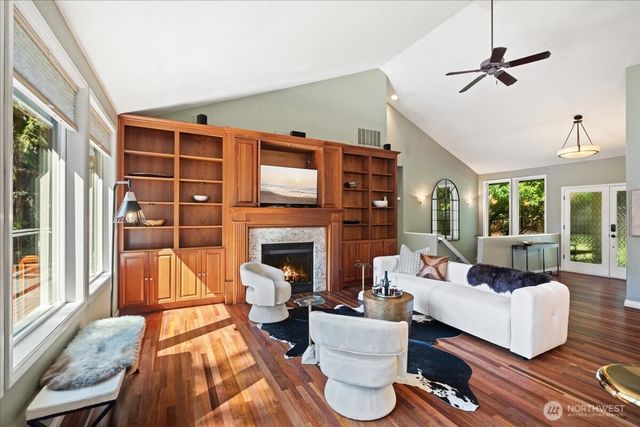 3324 Deer Island Drive E, Lake Tapps, WA 98391