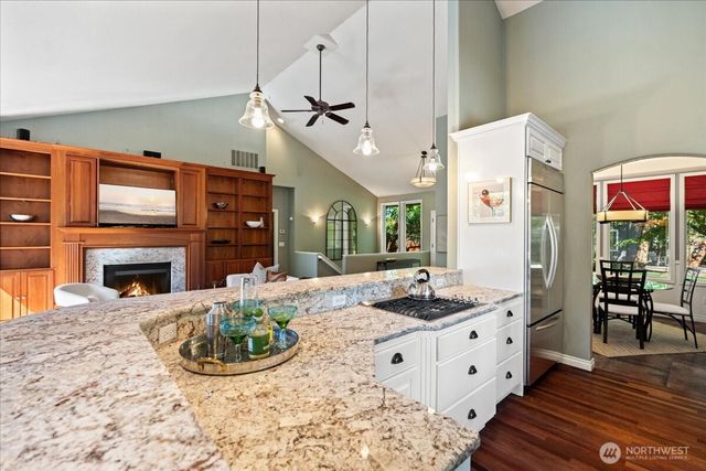3324 Deer Island Drive E, Lake Tapps, WA 98391